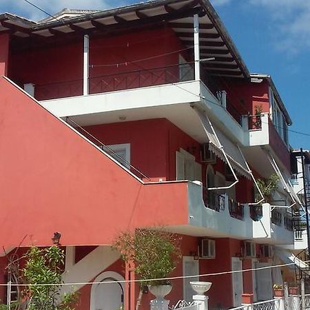 Loula'S Apartments 古维亚 外观 照片
