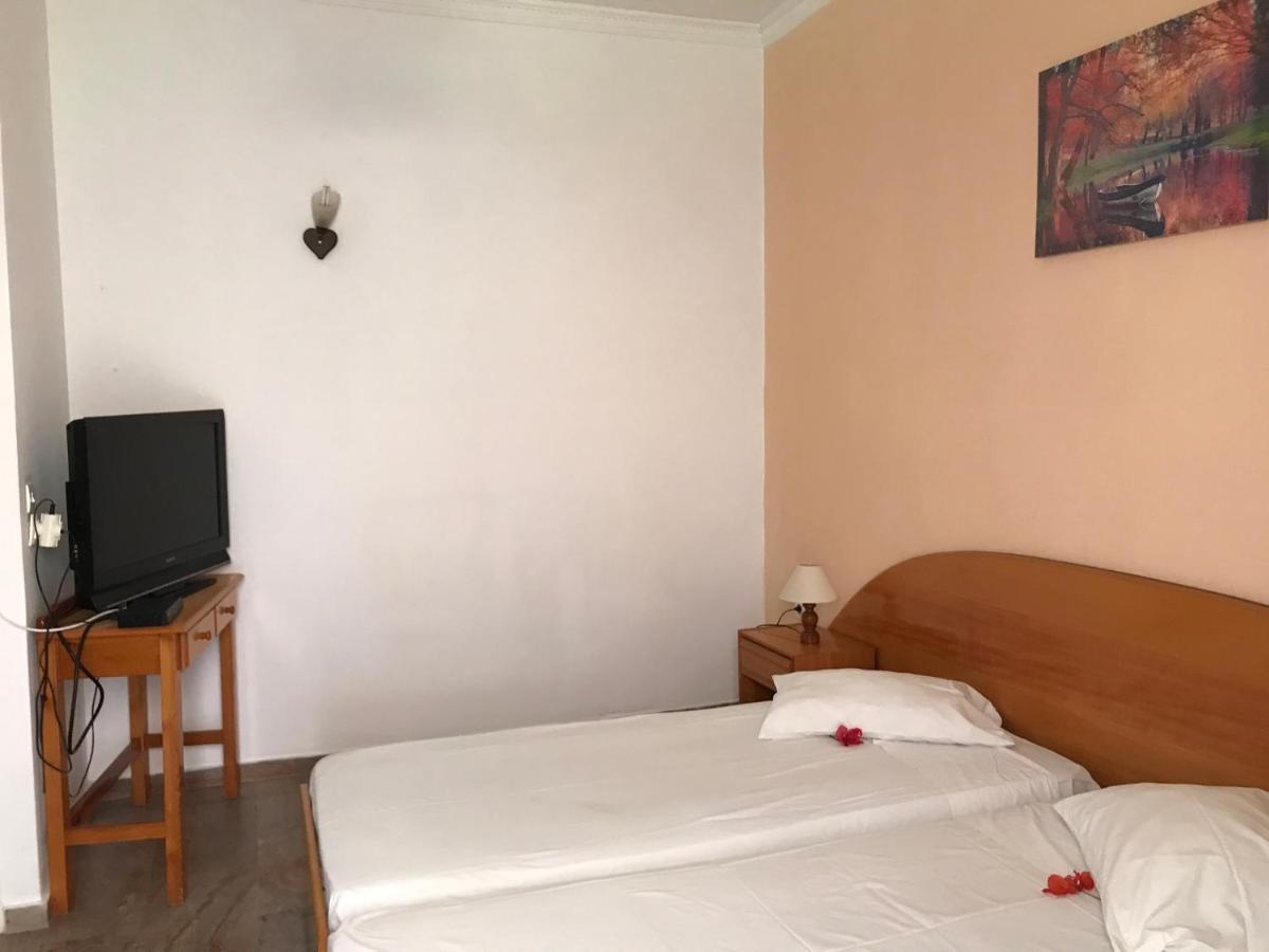 Loula'S Apartments 古维亚 外观 照片