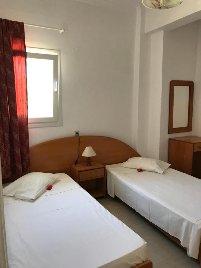 Loula'S Apartments 古维亚 外观 照片
