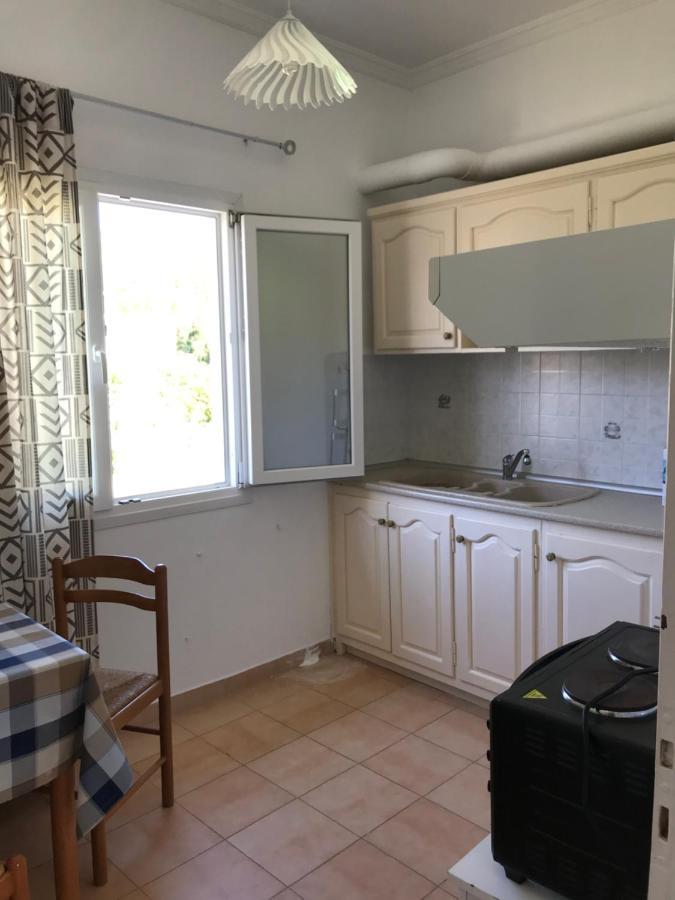 Loula'S Apartments 古维亚 外观 照片
