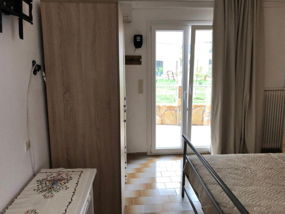 Loula'S Apartments 古维亚 外观 照片
