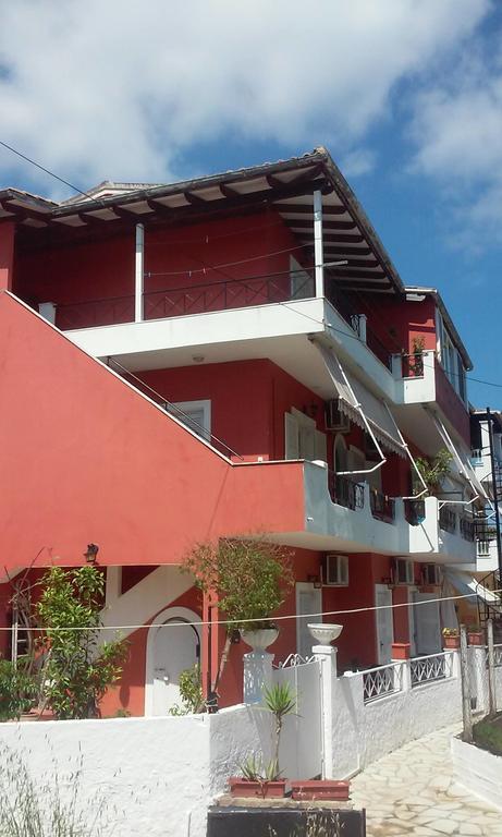 Loula'S Apartments 古维亚 外观 照片